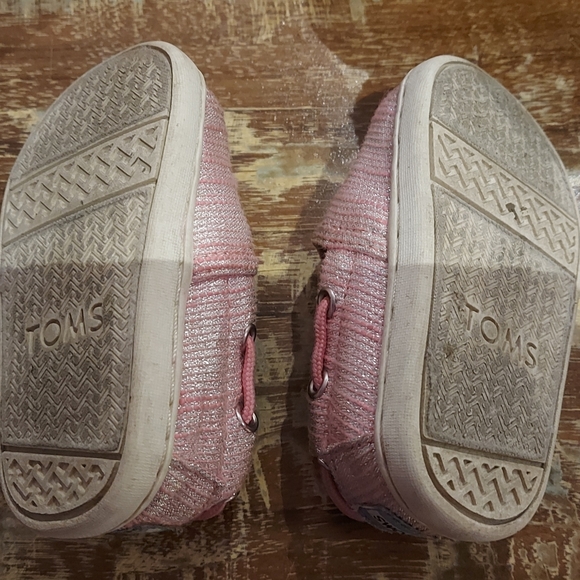 Baby TOMS Size 4T - Picture 5 of 6